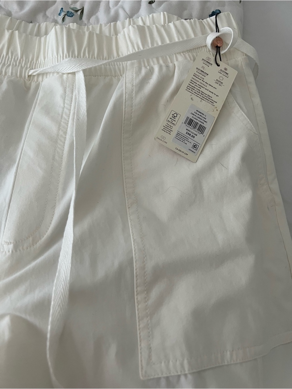 Elastic Drawstring White Bermuda Shorts